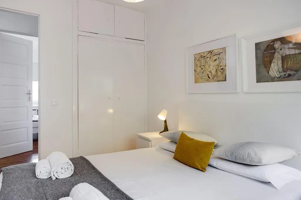 Apartment Spacious Tailor Made Flat In Areeiro Lisbon