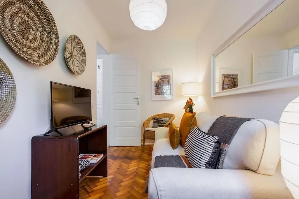 Apartment Spacious Tailor Made Flat In Areeiro Lisbon