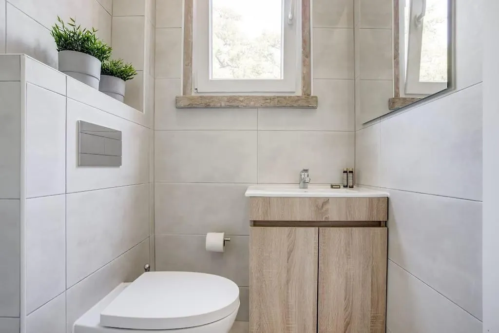 Spacious Tailor Made Flat In Areeiro Lisbon Portugal